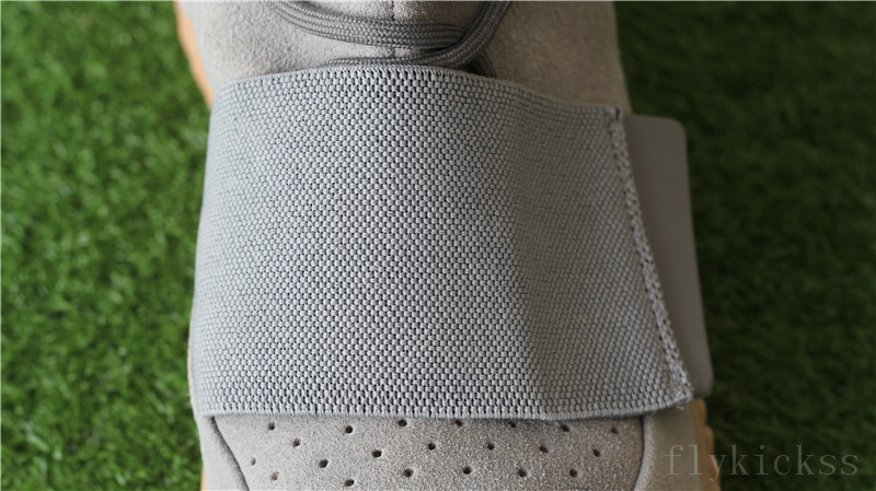 Adidas yeezy boost 750 grey gum glow in the dark